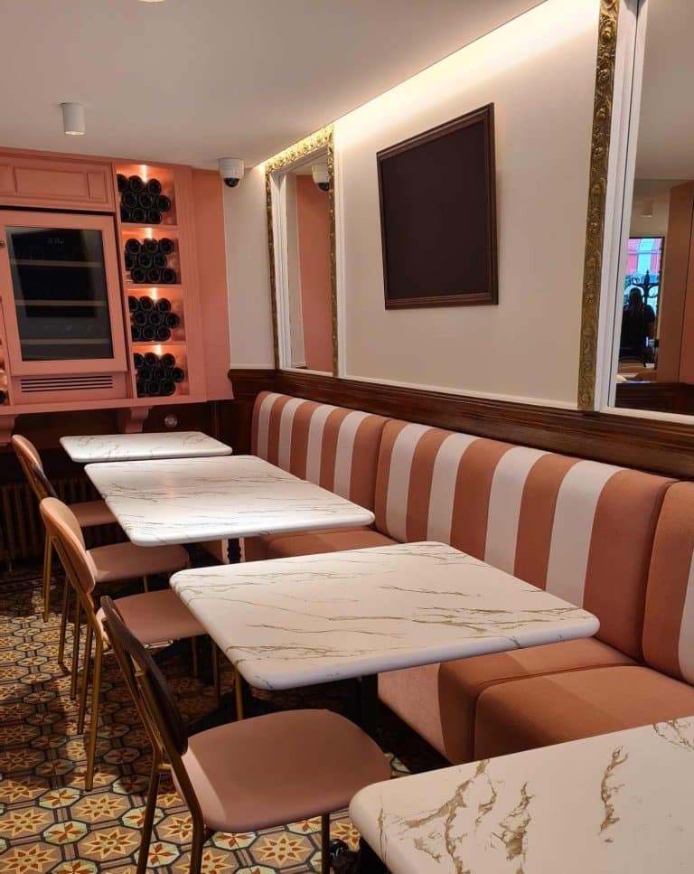 Réfection complète des banquettes de la Brasserie des Archers à Voiron
